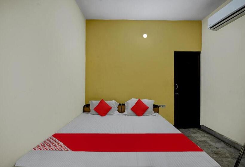 ホテル Oyo Guldasta Marriage Hall