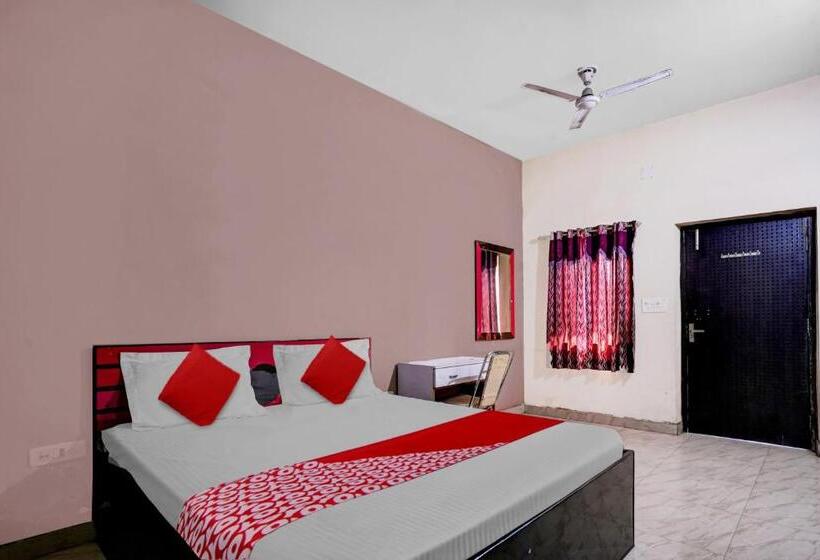 ホテル Oyo Guldasta Marriage Hall