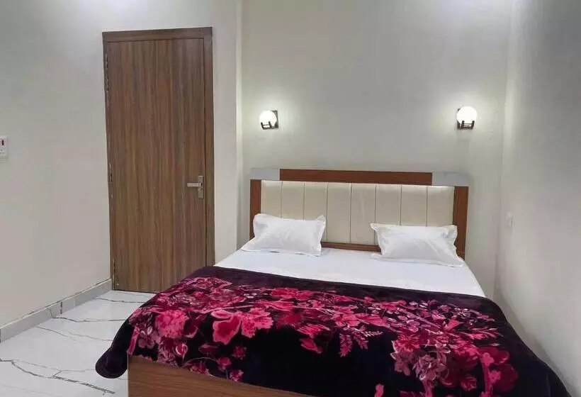 ホテル Heaven Inn Guest House & Restro
