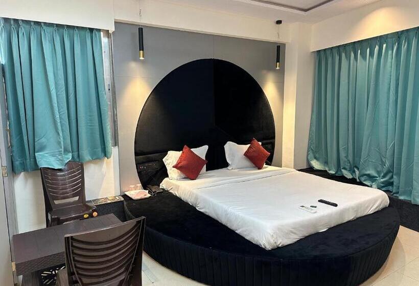 בית מלון כפרי Sky Palace Adajan