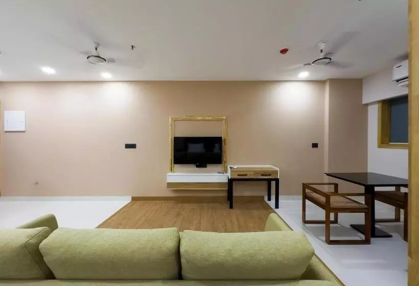 Hotelli The Habitat Suites