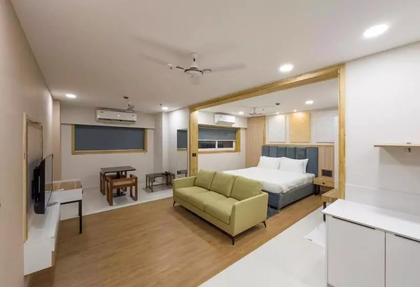 Hotelli The Habitat Suites