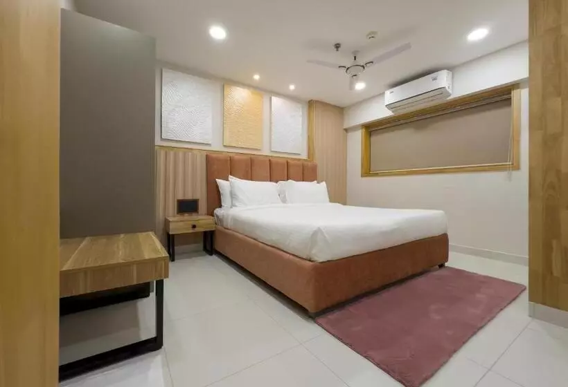 Hotelli The Habitat Suites