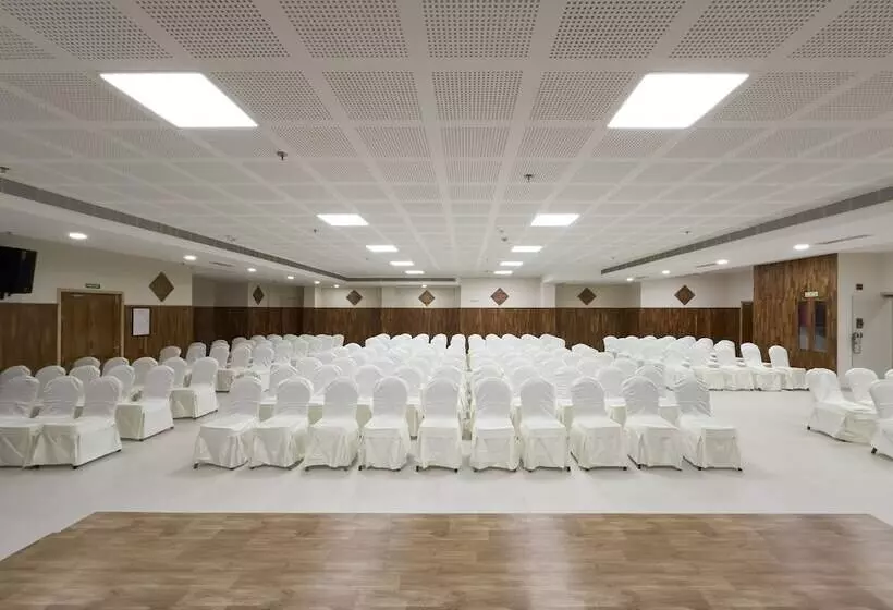 Hotelli The Habitat Suites