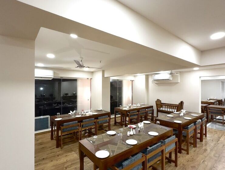 בית מלון כפרי The Habitat Suites