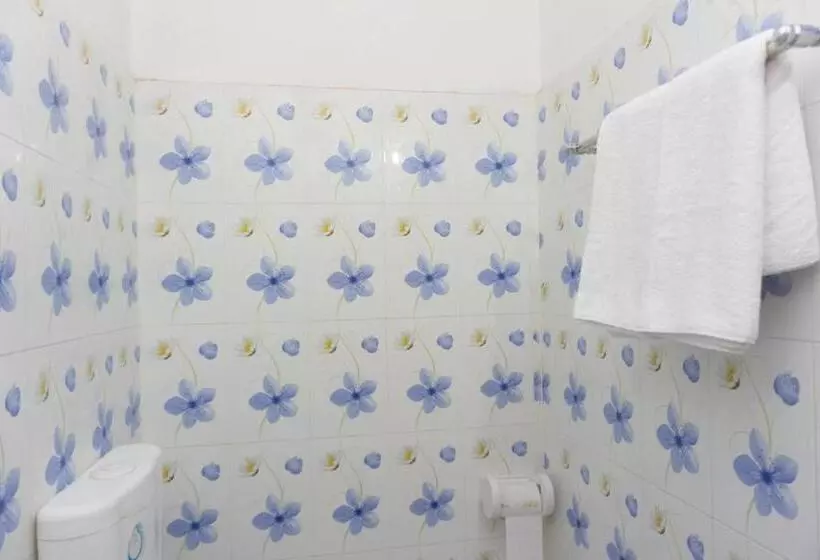 هتل White House International