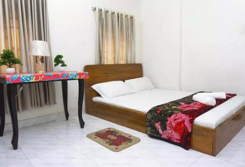 هتل White House International