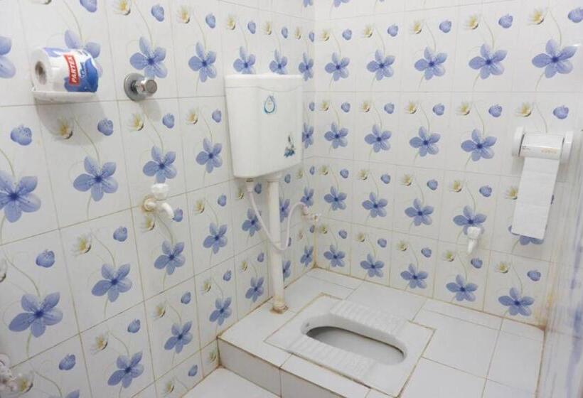 هتل White House International