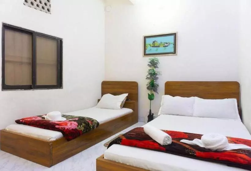 هتل White House International