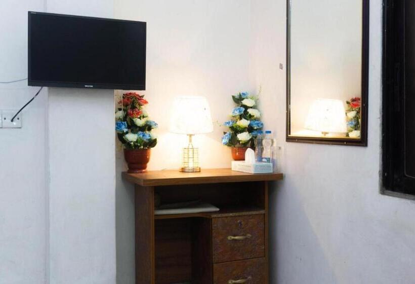 هتل White House International