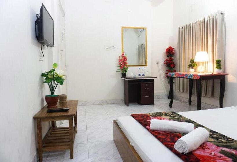 هتل White House International