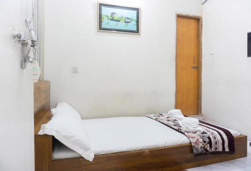 هتل White House International