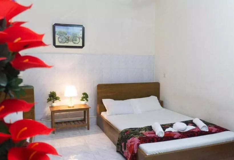 هتل White House International