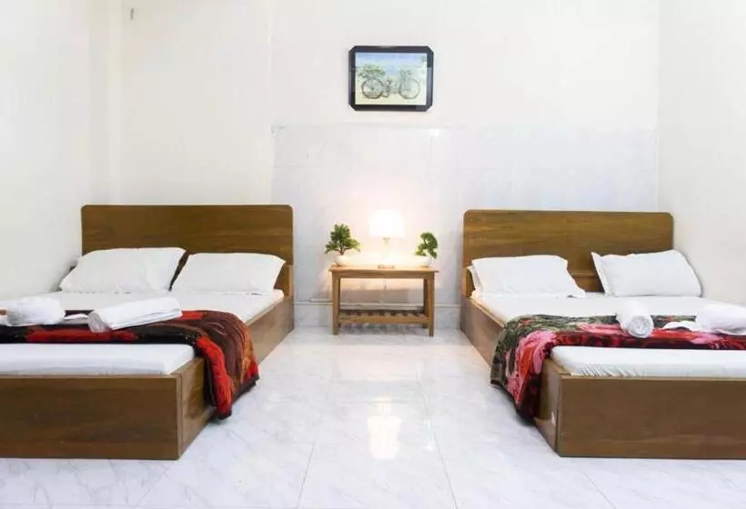 هتل White House International