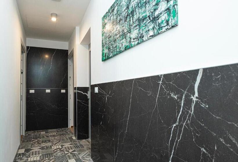 Hurban Apartments Venezian