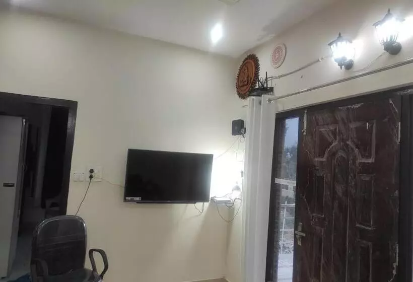 Pension  Nirvana Home Stay