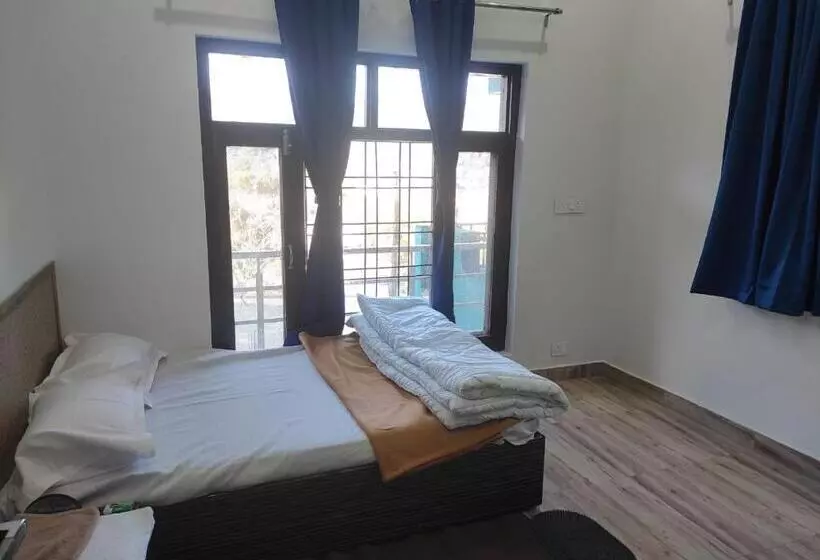 Pension  Nirvana Home Stay