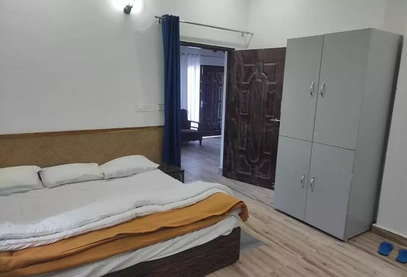 Pension  Nirvana Home Stay