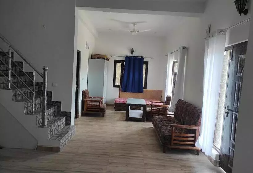 Pension  Nirvana Home Stay