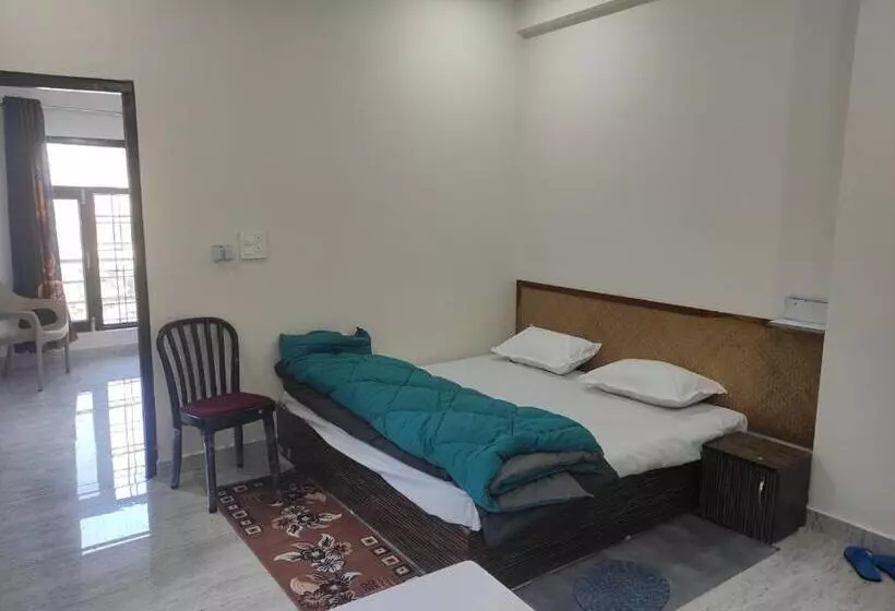 Pension  Nirvana Home Stay