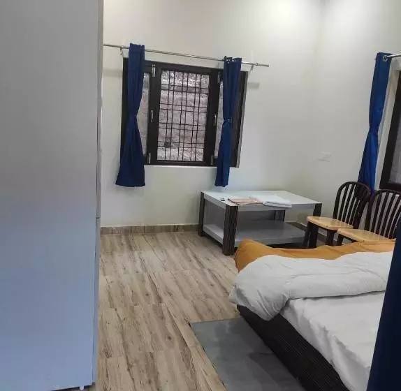 Pension  Nirvana Home Stay