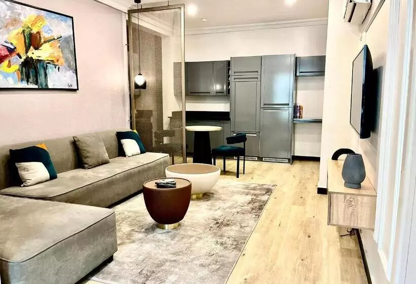 Sunflower Residence Oniru