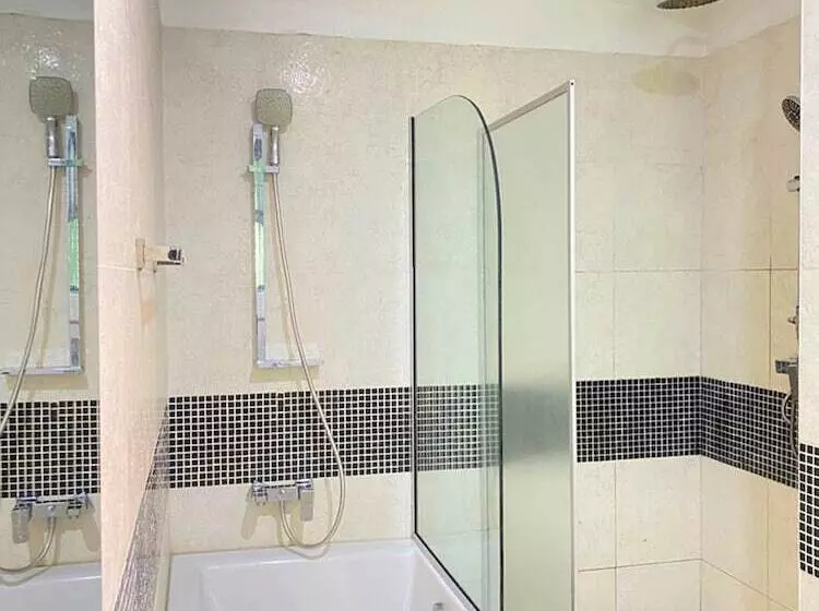 Sunflower Residence Oniru