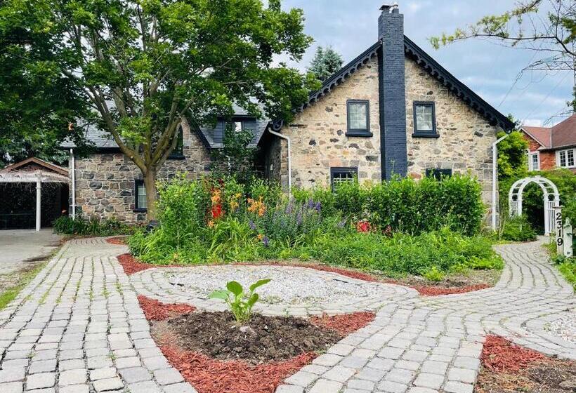 Aamiaismajoitus (B&B) North Wing Master Unit Of Pickering Stonehouse