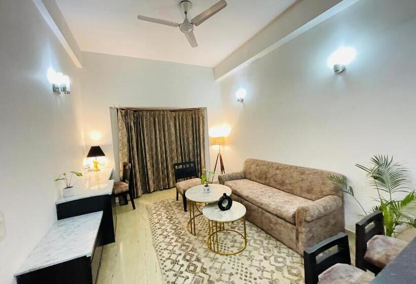 Bedchambers Serviced Apartments, Sector 40