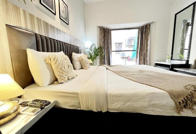 Bedchambers Serviced Apartments, Sector 40