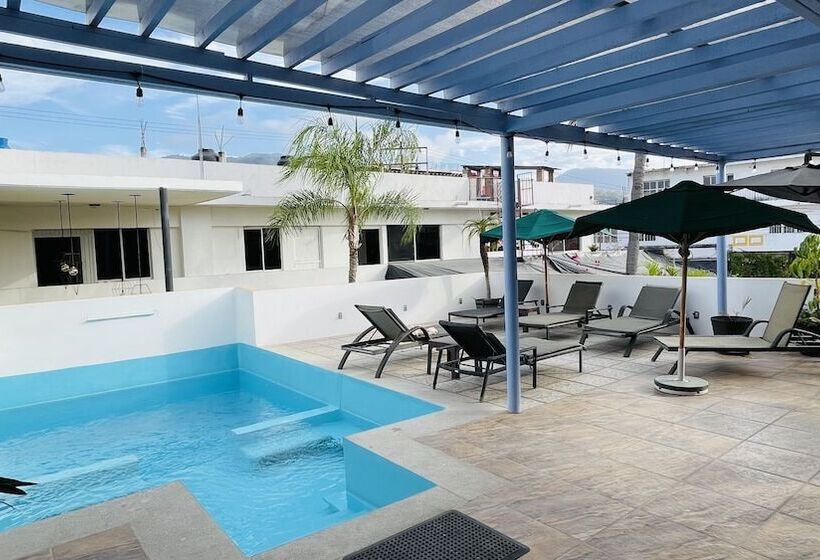 فندق فئة نجمة واحدة H.ixaya