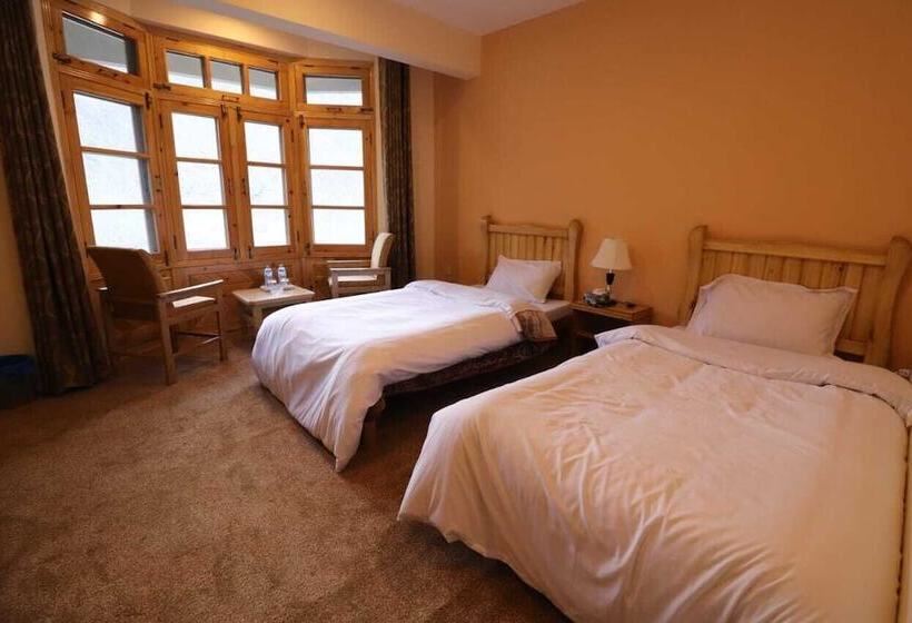 هتل Arcadian Ptdc Gupis Hunza