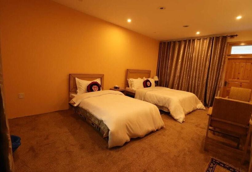 هتل Arcadian Ptdc Gupis Hunza