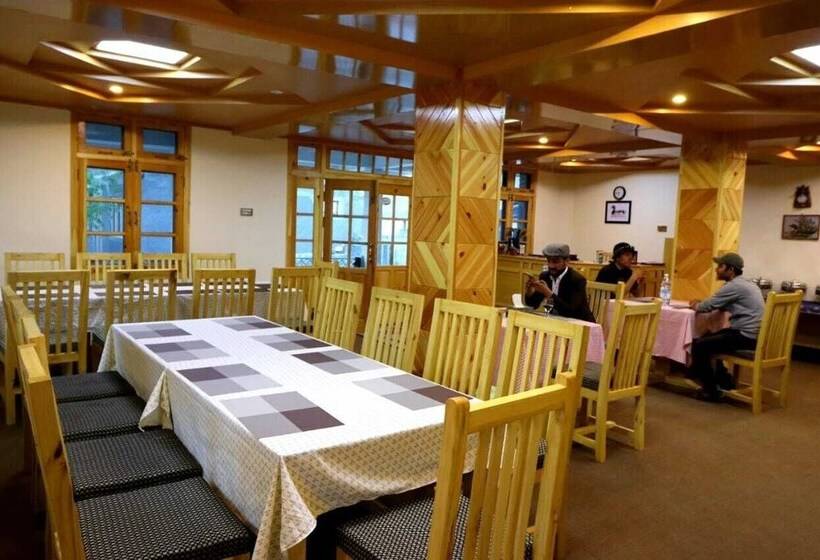 هتل Arcadian Ptdc Gupis Hunza