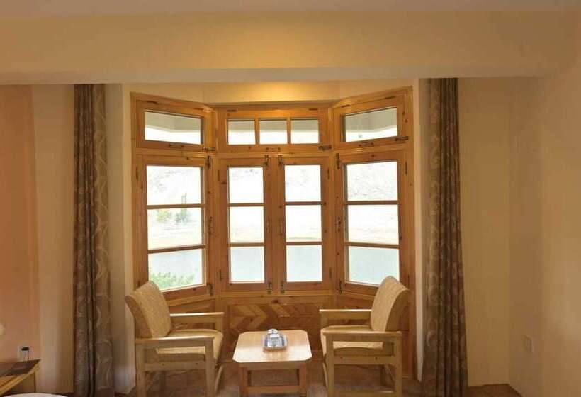 هتل Arcadian Ptdc Gupis Hunza