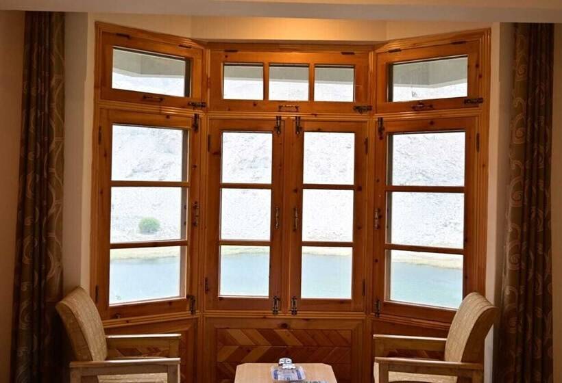 هتل Arcadian Ptdc Gupis Hunza