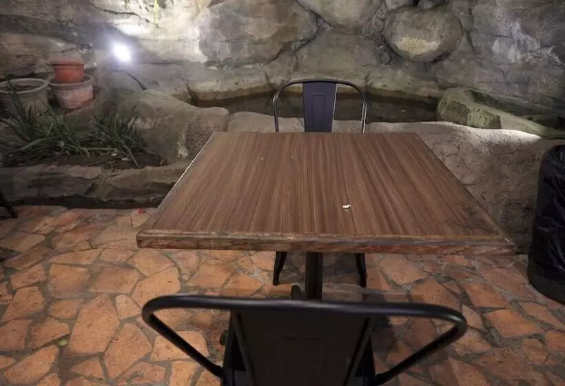 ホテル Backpaker Seraya By Oyo