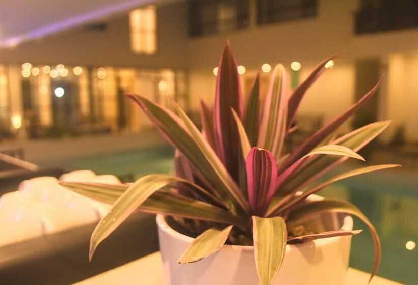 בית מלון כפרי Gulmohar