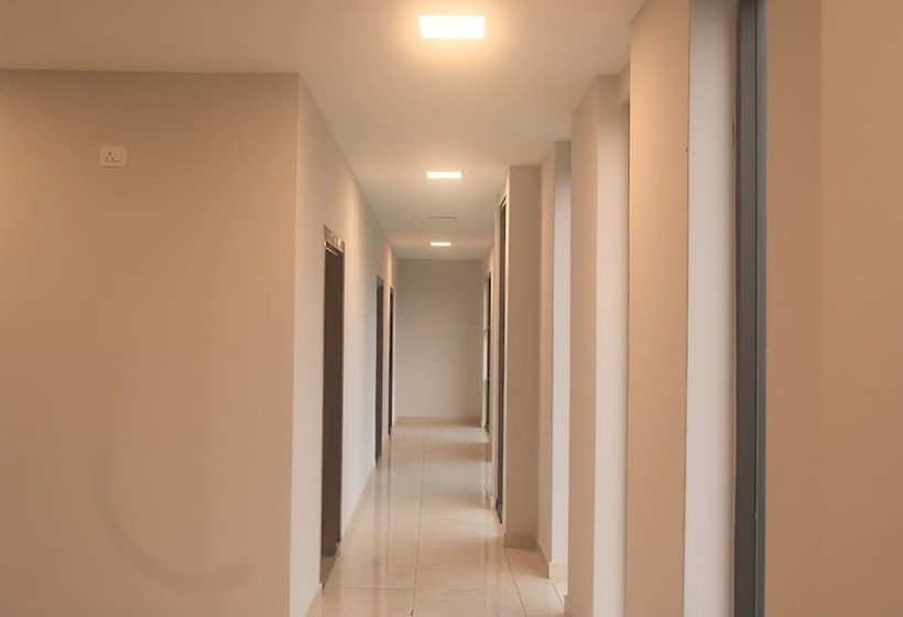 בית מלון כפרי Gulmohar