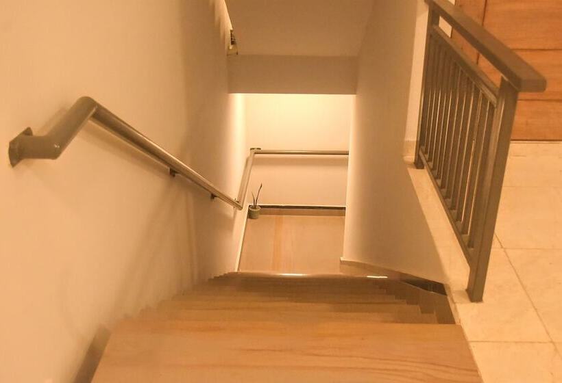 בית מלון כפרי Gulmohar