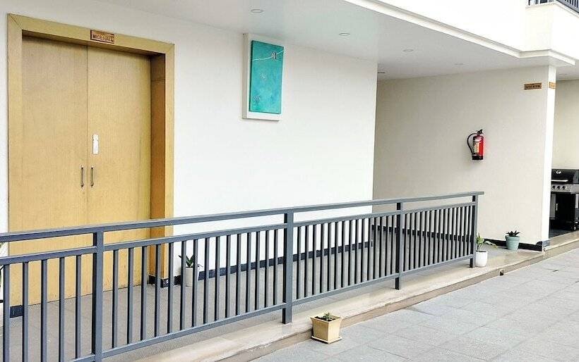 בית מלון כפרי Gulmohar