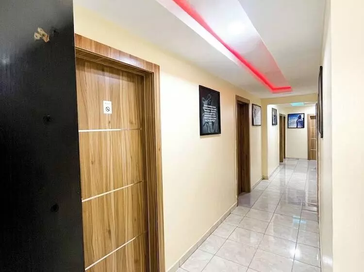 هتل House 2 Guest House