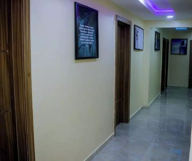 هتل House 2 Guest House