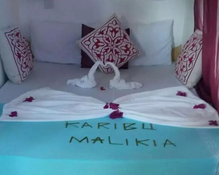 ホテル Laguna Palace Michamvi Kae