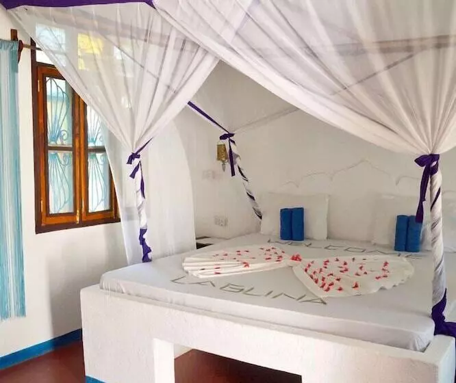 ホテル Laguna Palace Michamvi Kae