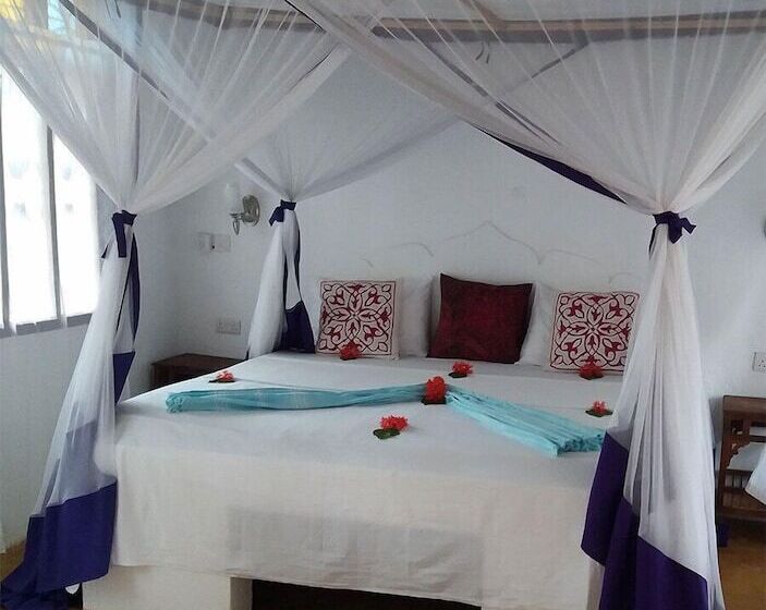 Hotel Laguna Palace Michamvi Kae