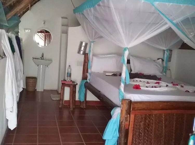 ホテル Laguna Palace Michamvi Kae