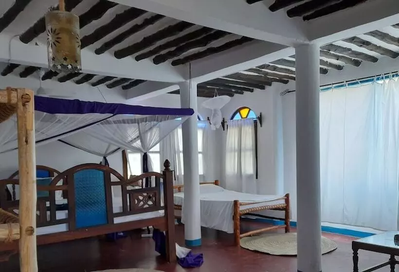 ホテル Laguna Palace Michamvi Kae