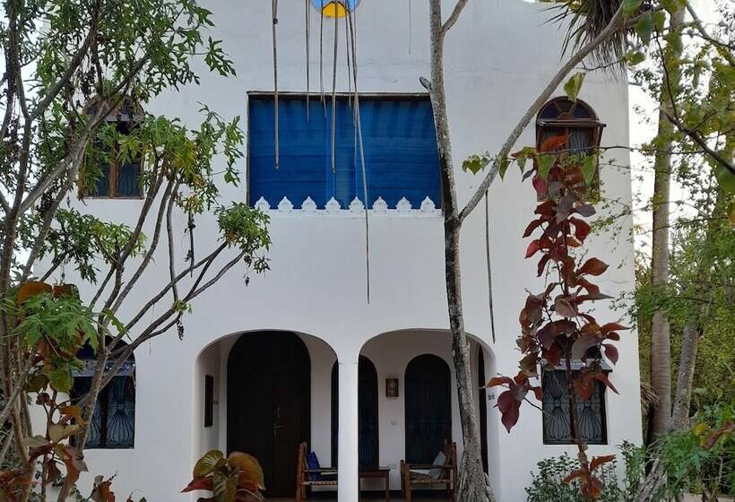 Hotel Laguna Palace Michamvi Kae