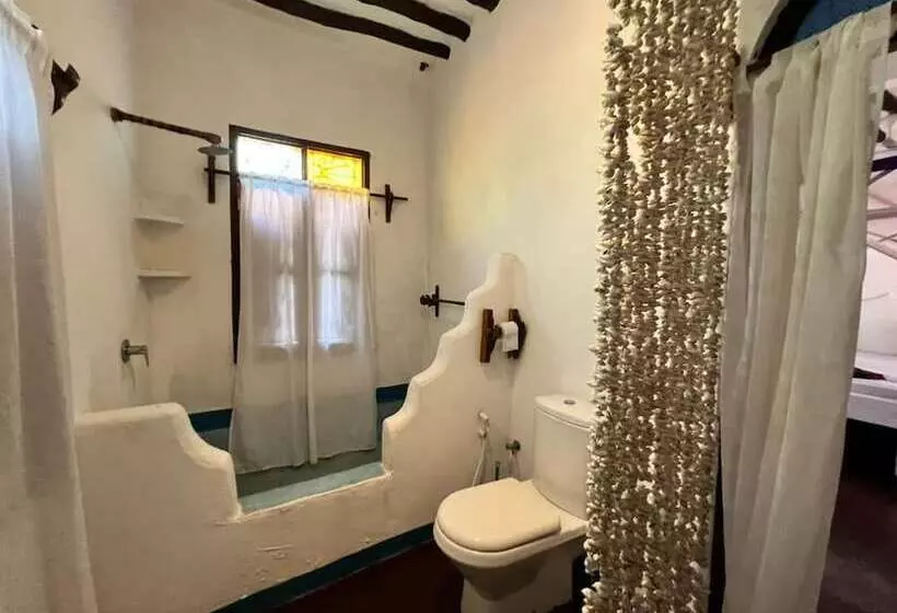 ホテル Laguna Palace Michamvi Kae